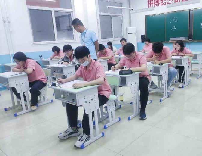 奋力拼搏，勇往直前|王后雄精品补习学校开展第一次月考